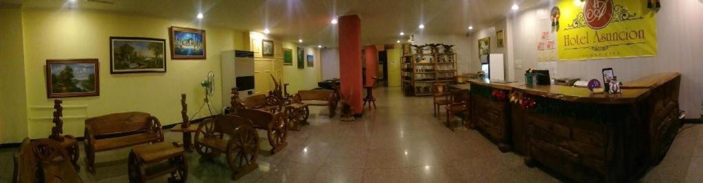 Hotel Asuncion Laoag Buitenkant foto