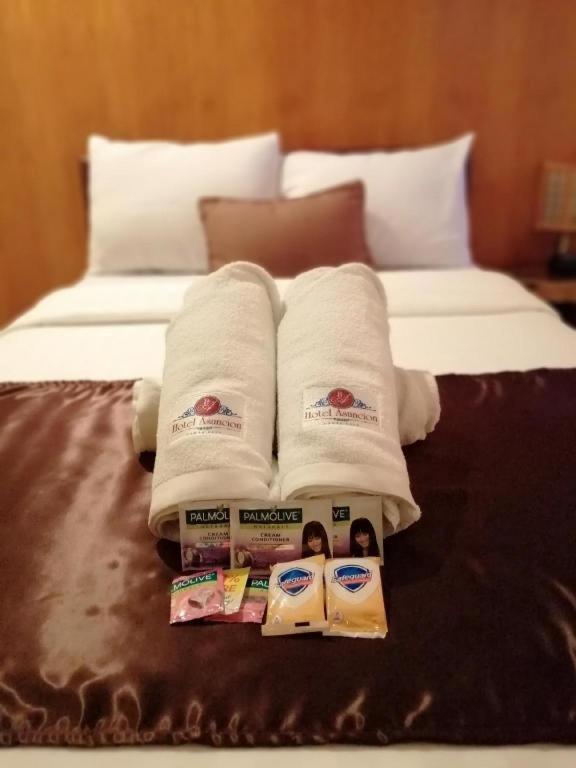 Hotel Asuncion Laoag Buitenkant foto