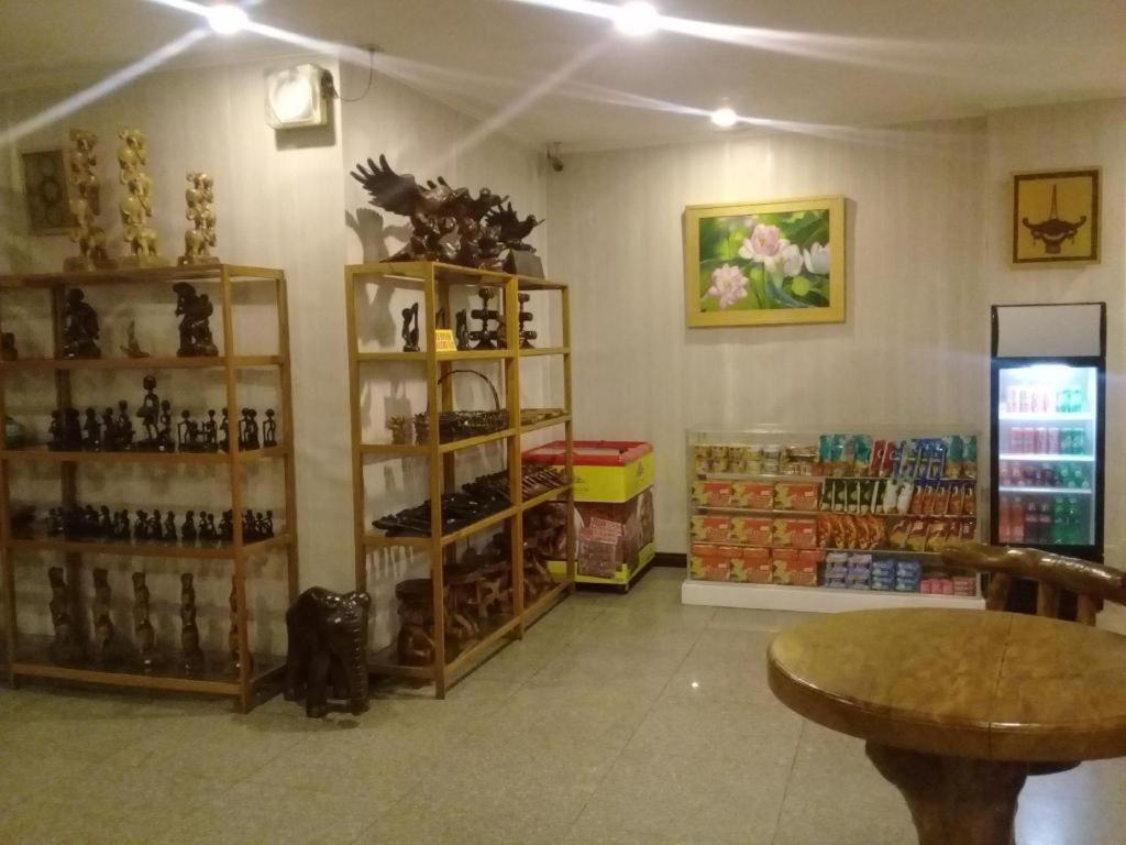 Hotel Asuncion Laoag Buitenkant foto